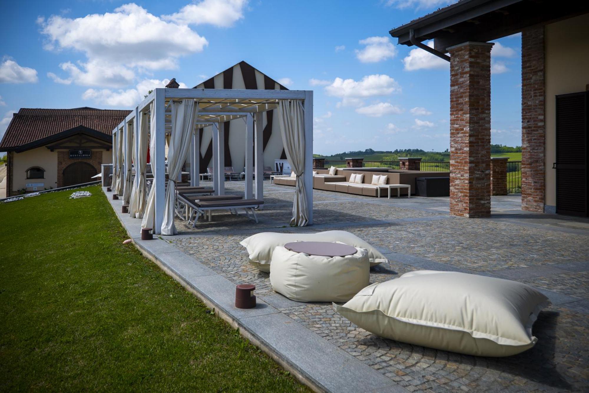 Montalbera Wine Suites Montemagno  Eksteriør bilde